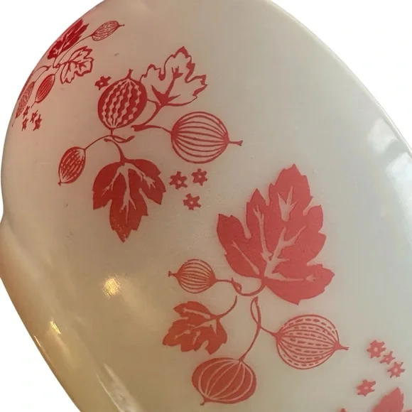 Vintage PYREX 443 Pink On White Gooseberry Cinderella Mixing Bowl 2 1/2 QT - Picture 4 of 4